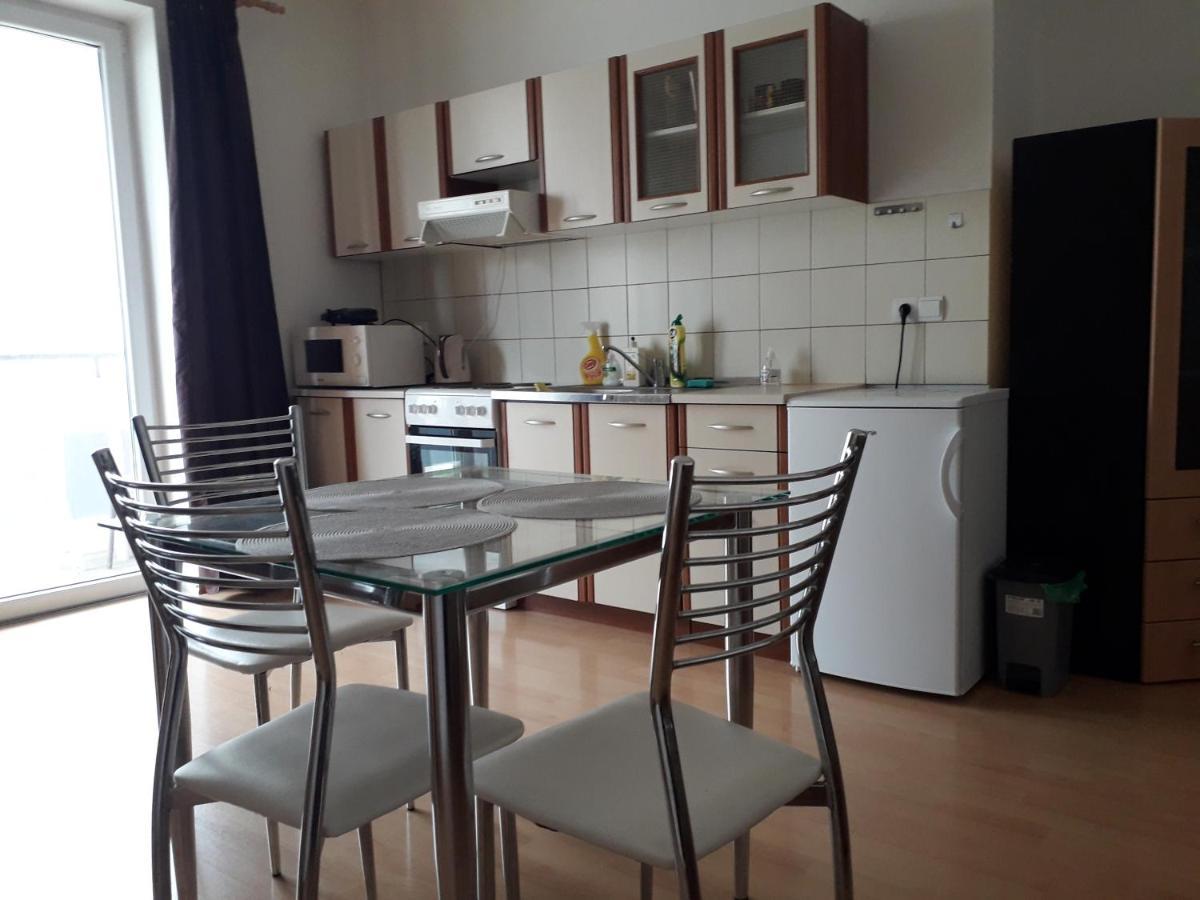 Peskova, Byt O 2 Pokojich S Terasou Olomouc Bagian luar foto